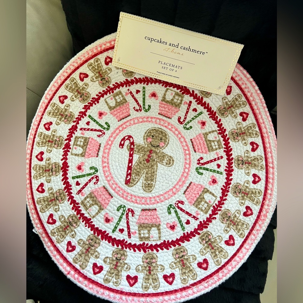 Super cute gingerbread house Placemats set of 4